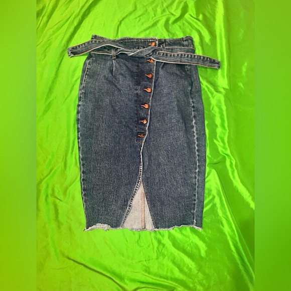 Zara Knee Length Denim Button-Front Skirt size Large - Picture 1 of 5